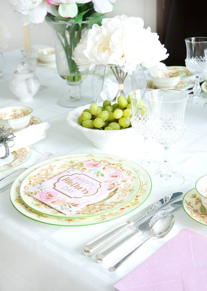 12 Tips for Stylishly Setting the Table