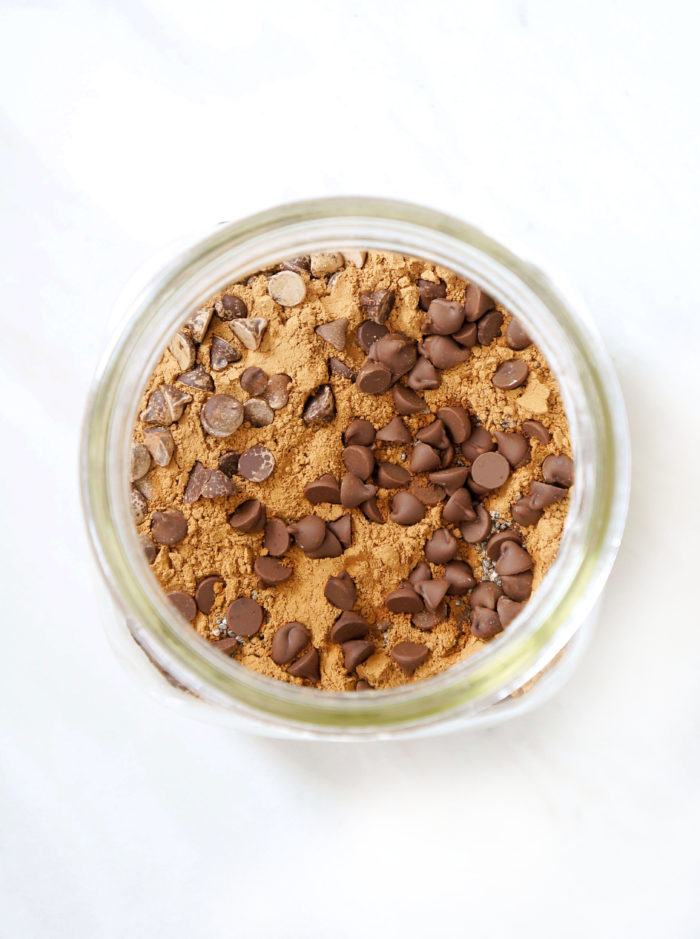 DIY Chocolate Brownie Mason Jar Overnight Oats