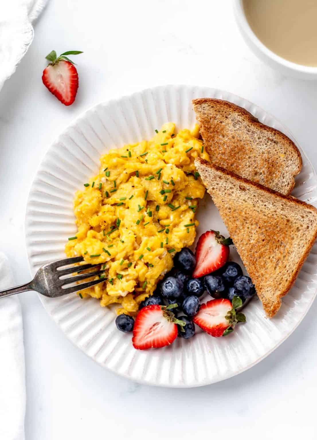 Creamy Scrambled Eggs Without Milk