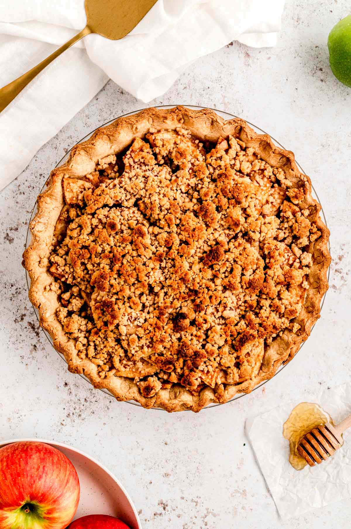 One crust apple pie with crumble topping.