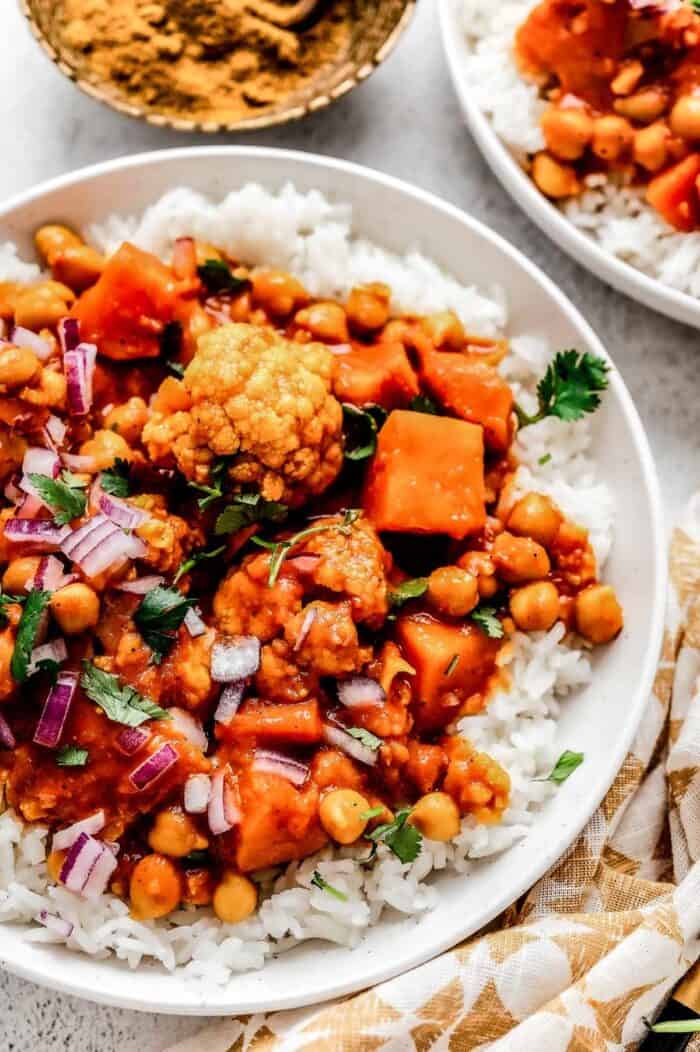 Slow Cooker Sweet Potato and Chickpea Curry {Vegetarian} - Haute ...